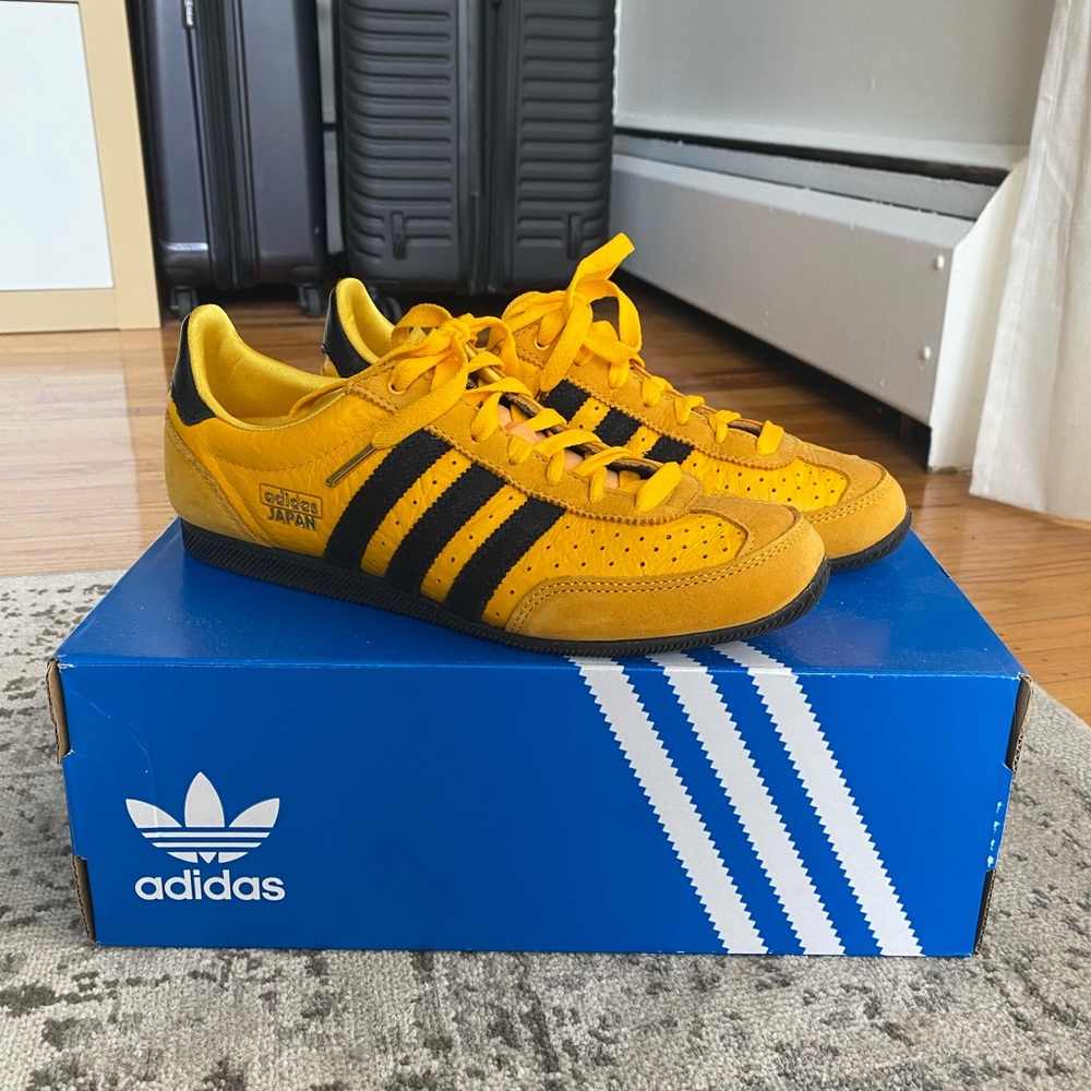 Adidas Womens's Japan Sneakers
